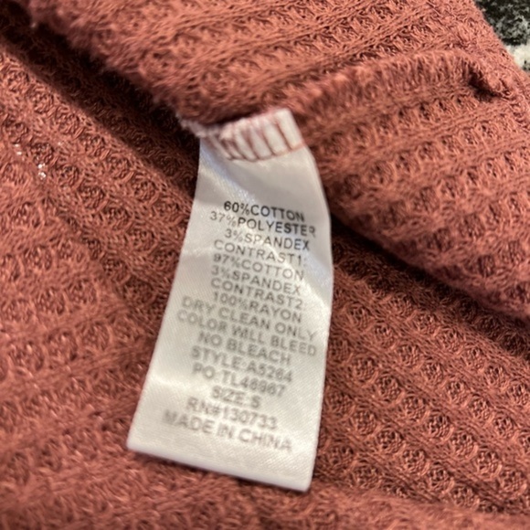 Umgee Multi Fabric Fall Top - Picture 10 of 13